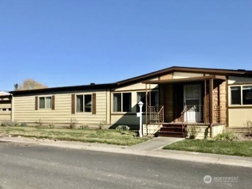 1023 SE Dove Lane, College Place, WA 99324