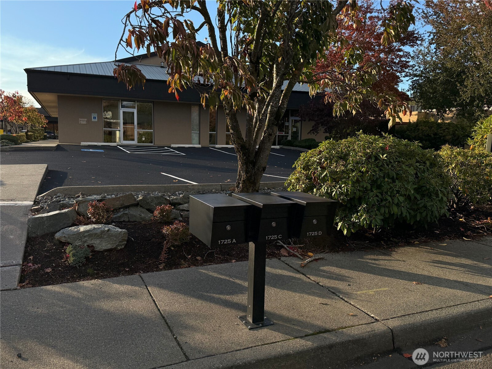 1725 Continental Place, Mount Vernon, WA 98273