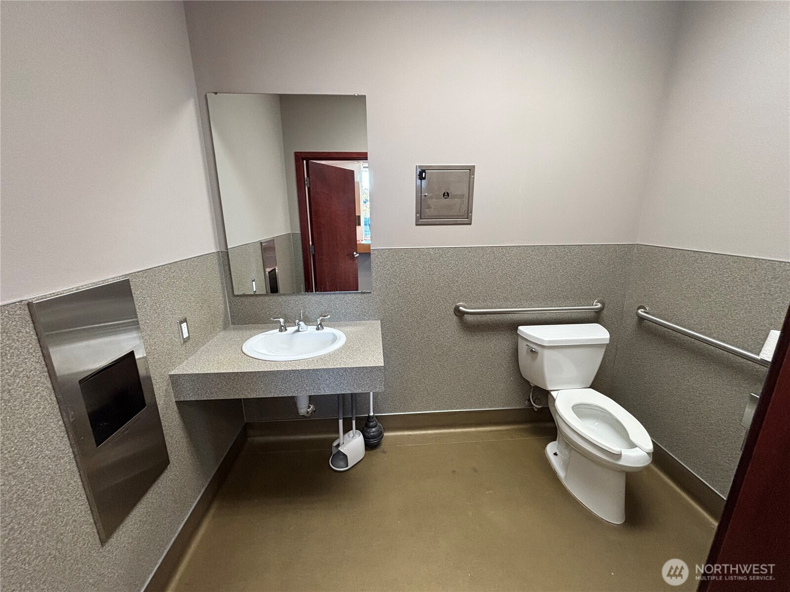 1725 Continental Place, Mount Vernon, WA 98273