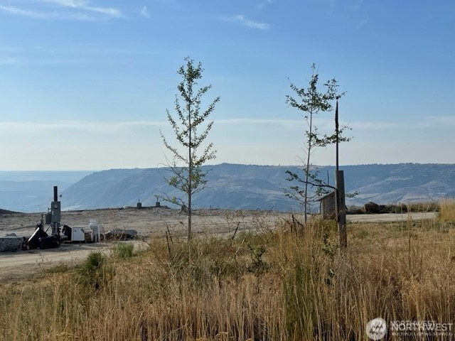 284 Harmony Heights Road, Brewster, WA 98812