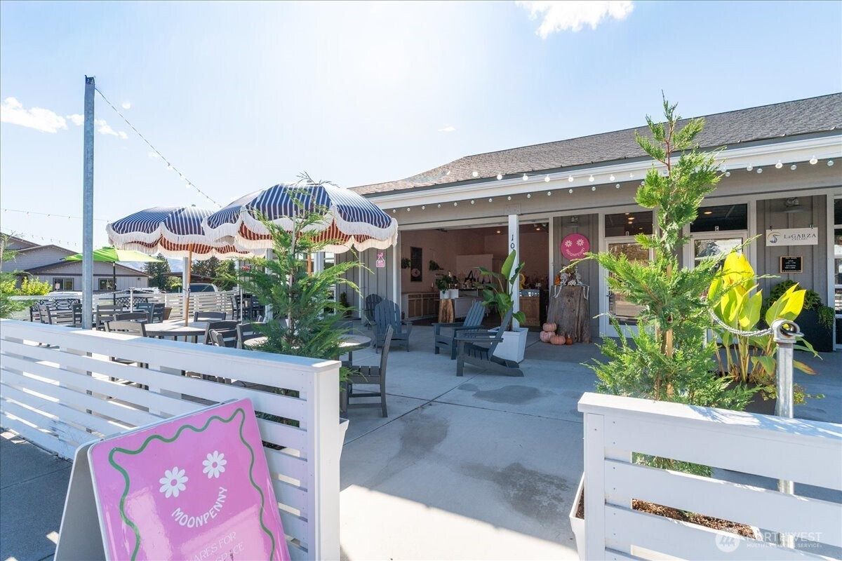 10 Wapato Point Parkway, Manson, WA 98831