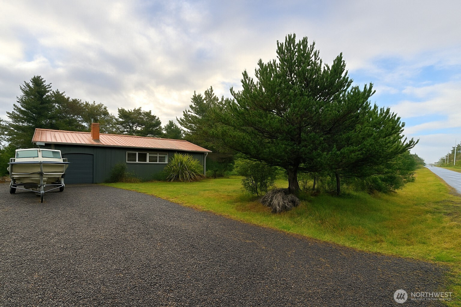 516 Sand Dune Avenue SW, Ocean Shores, WA 98569