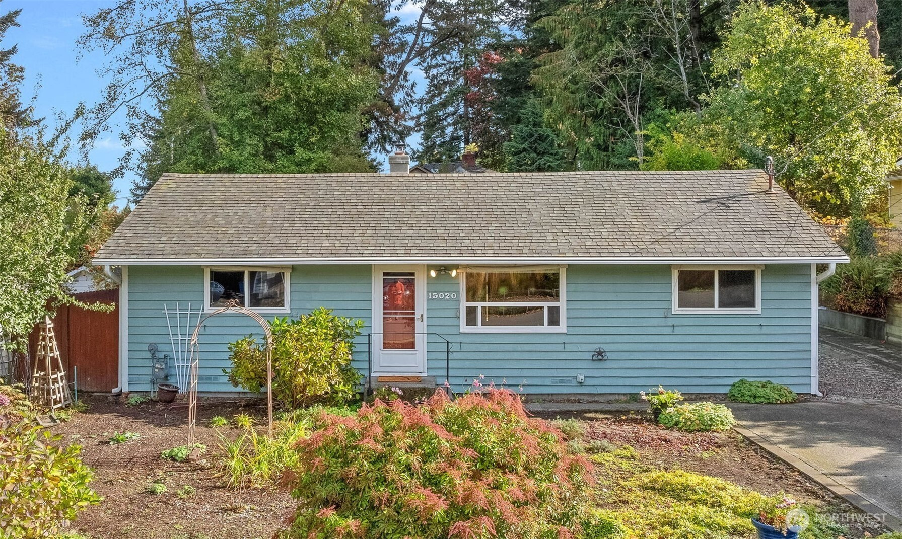 15020 Densmore Avenue N, Shoreline, WA 98133