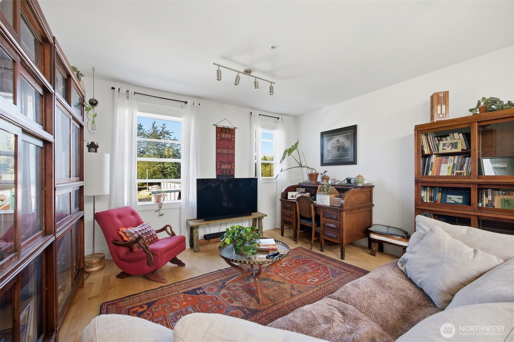 104 Spruce Street E, Ilwaco, WA 98624