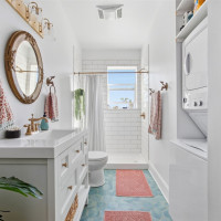 104 Spruce Street E, Ilwaco, WA 98624