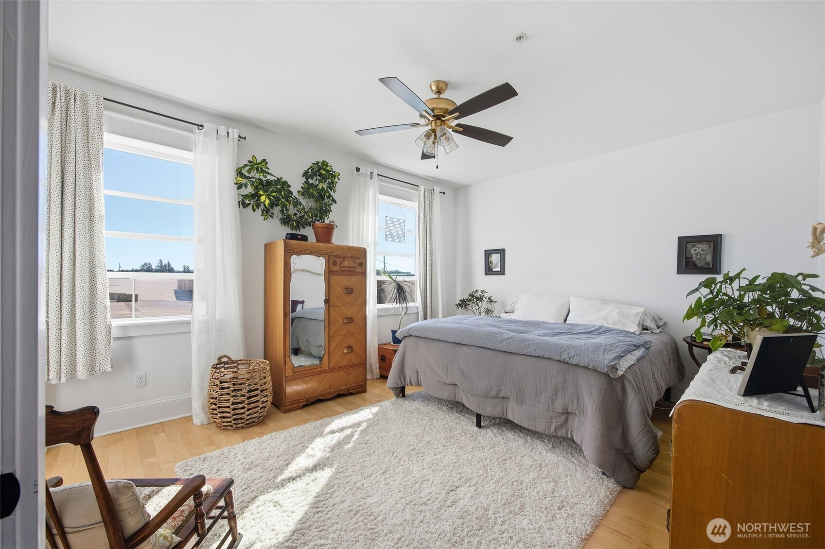 104 Spruce Street E, Ilwaco, WA 98624