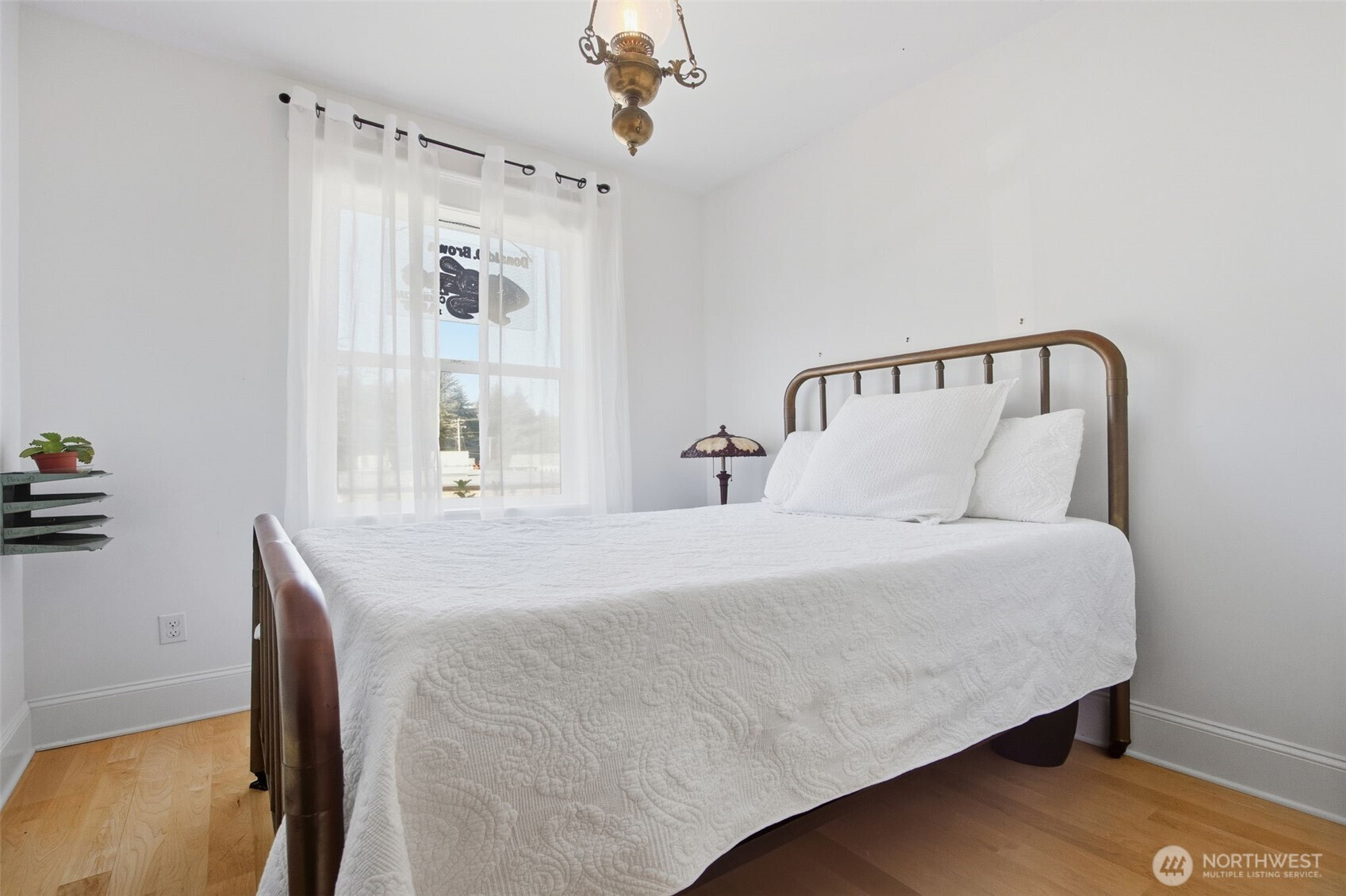 104 Spruce Street E, Ilwaco, WA 98624