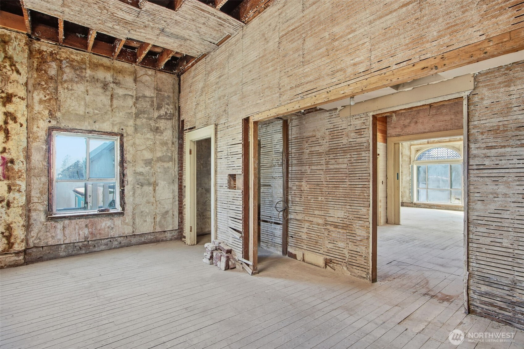 104 Spruce Street E, Ilwaco, WA 98624