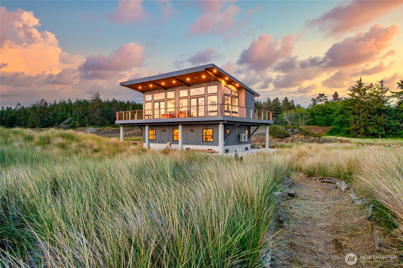 4749 Surfcrest Drive, Oak Harbor, WA 98277