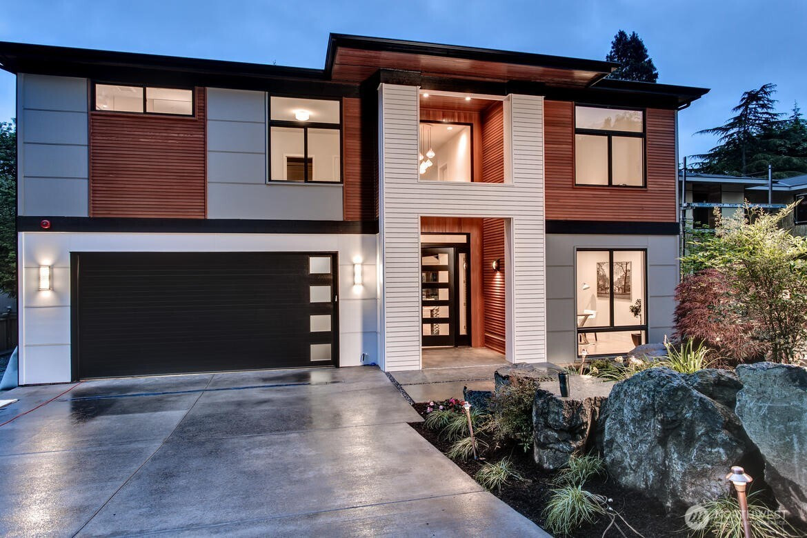 7002 93rd Avenue SE, Mercer Island, WA 98040