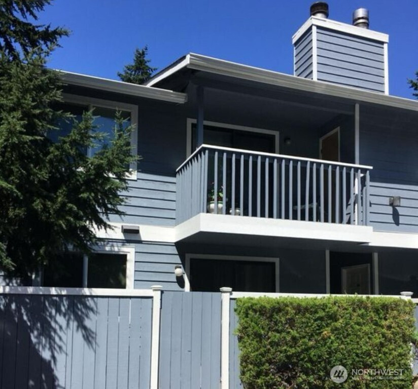 5618 198th Street SW, Lynnwood, WA 98036