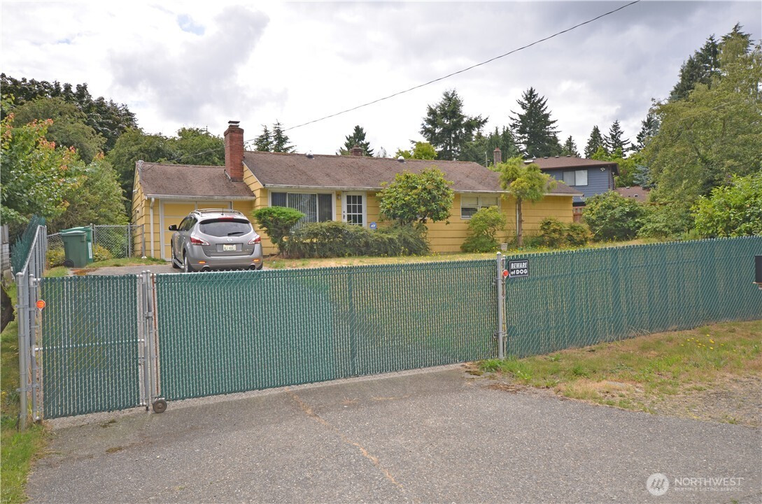 13053 Roosevelt Way NE, Seattle, WA 98125