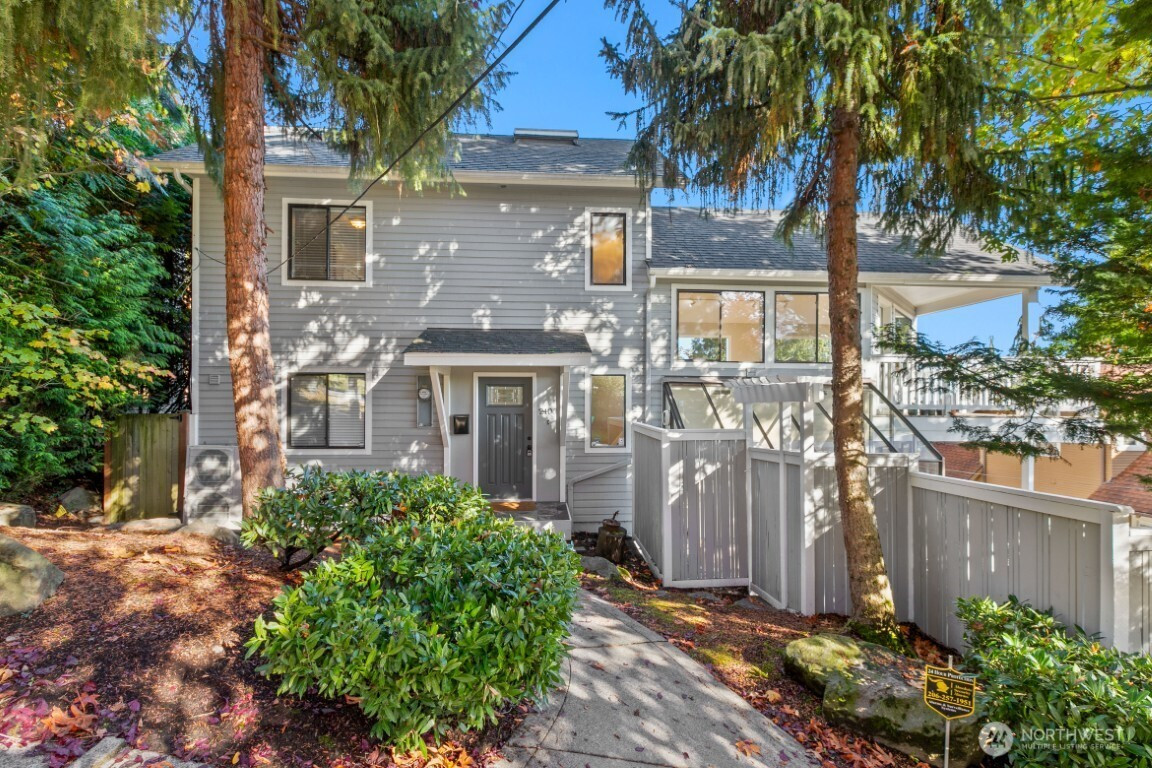 2406 E Prospect Street, Seattle, WA 98112