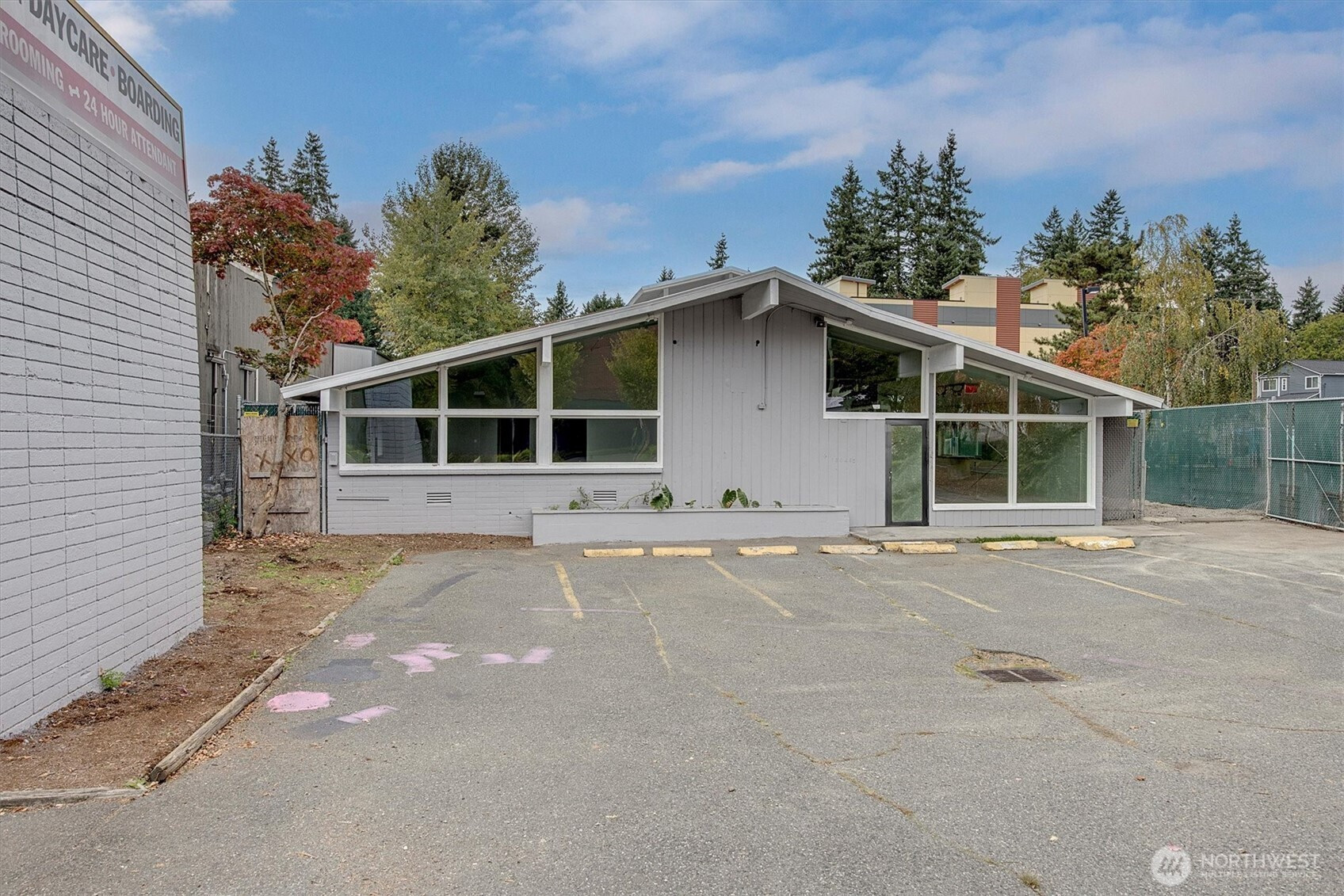 13045 Lake City Way NE, Seattle, WA 98125