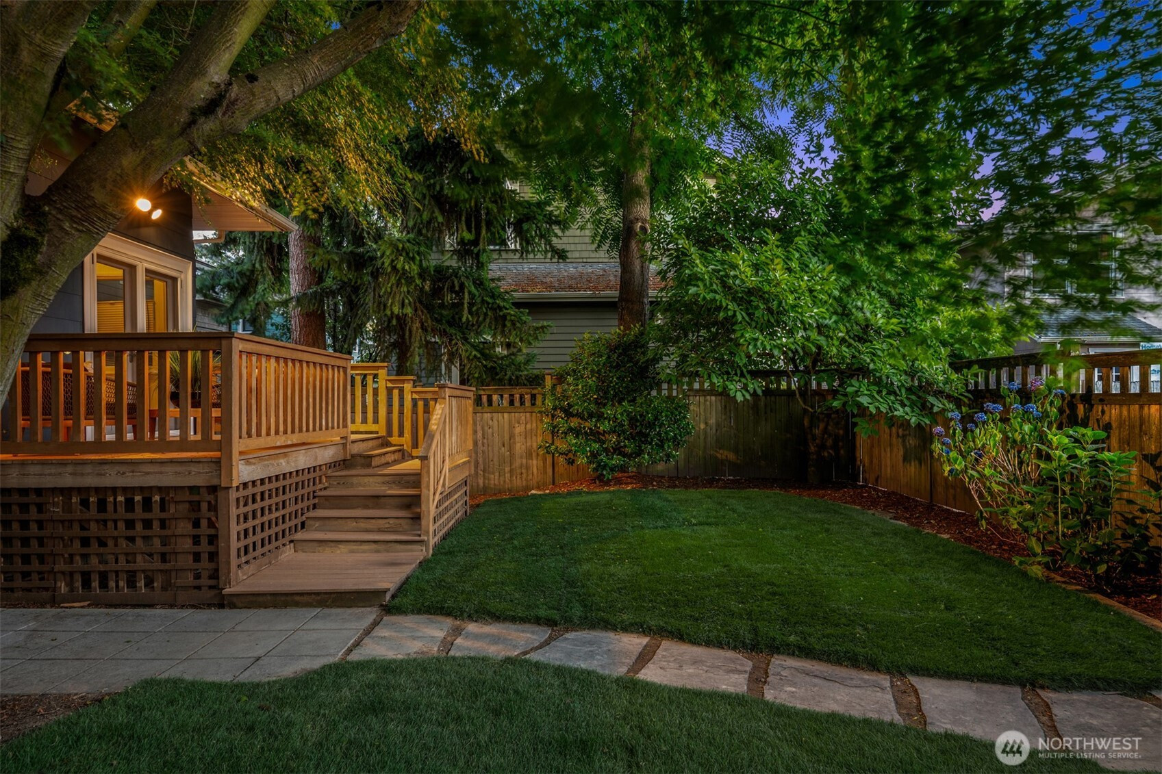 1807 11th Avenue W, Seattle, WA 98119