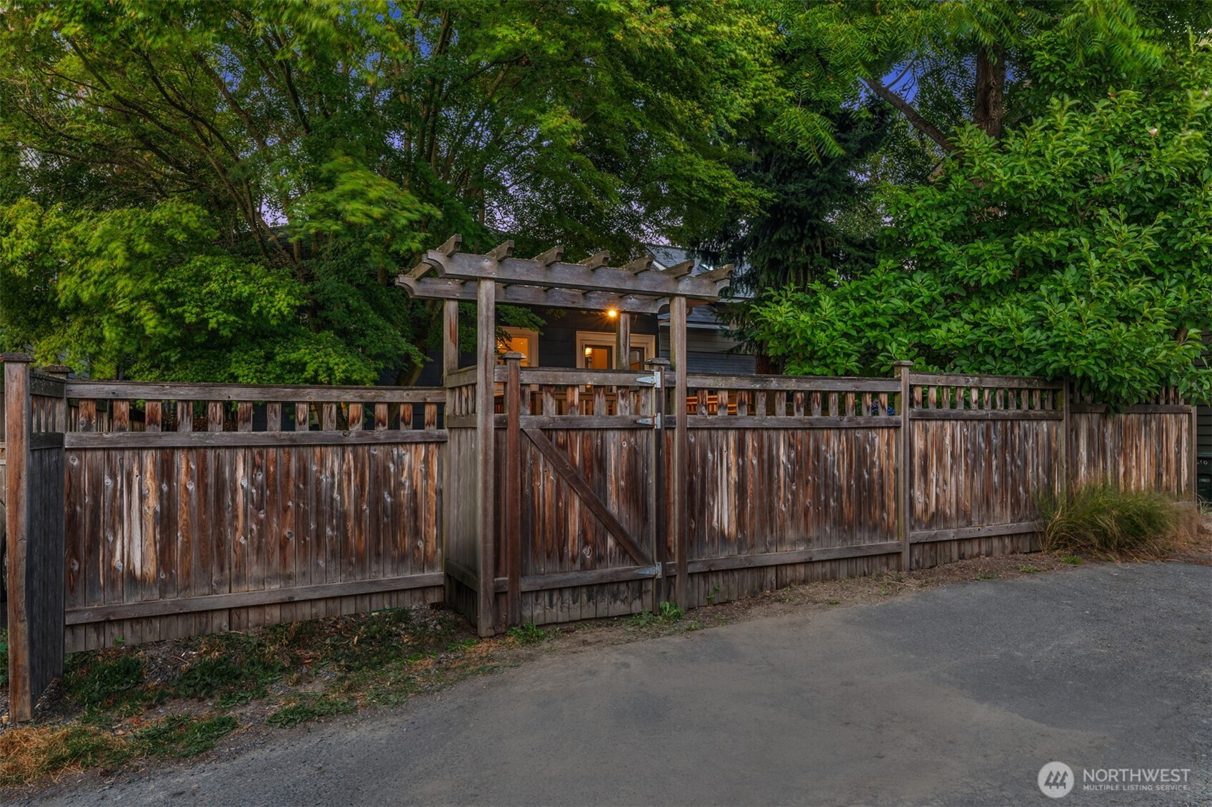 1807 11th Avenue W, Seattle, WA 98119