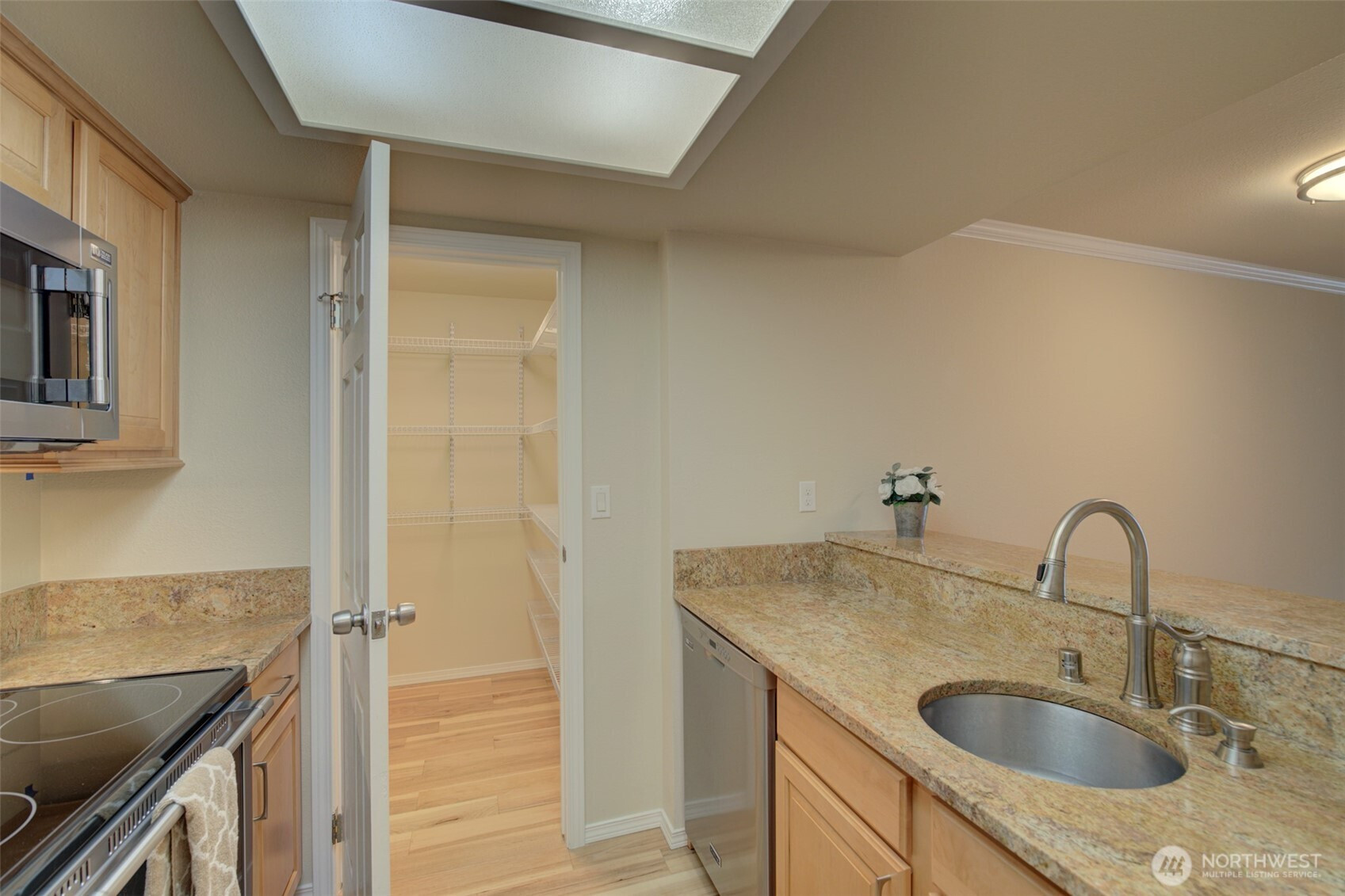 14779 NE 32nd Street, Bellevue, WA 98007