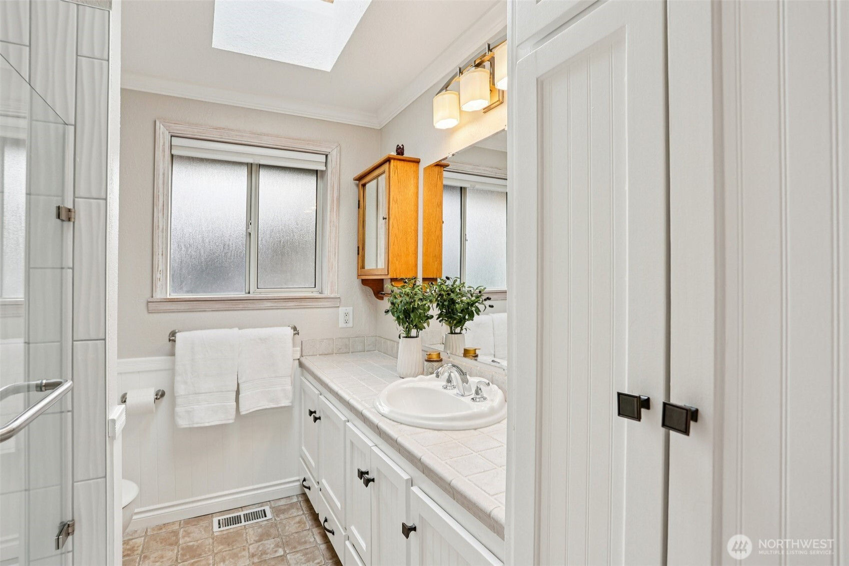 7621 NE 205th Street, Kenmore, WA 98028