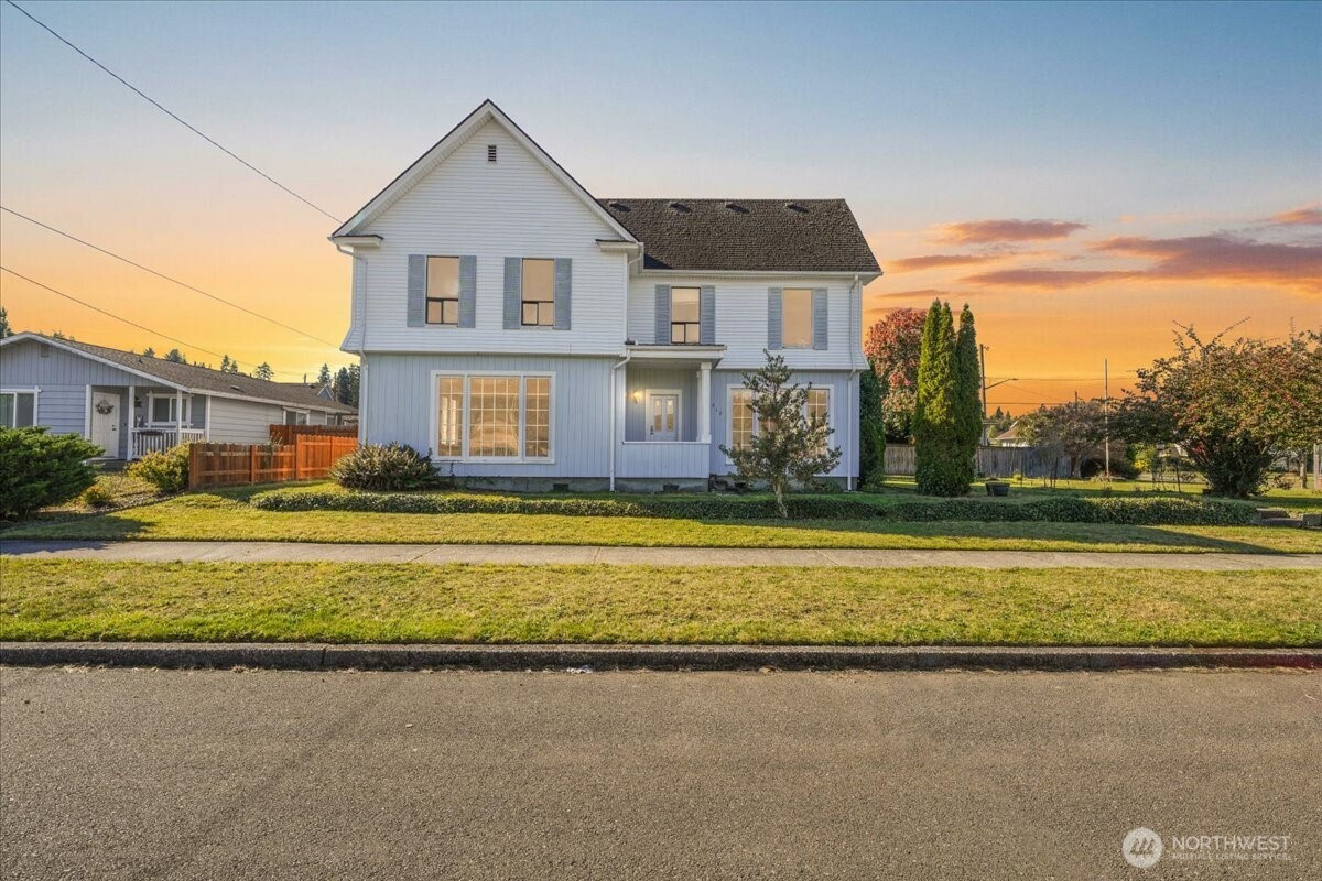 1212 3rd Street, Cosmopolis, WA 98537