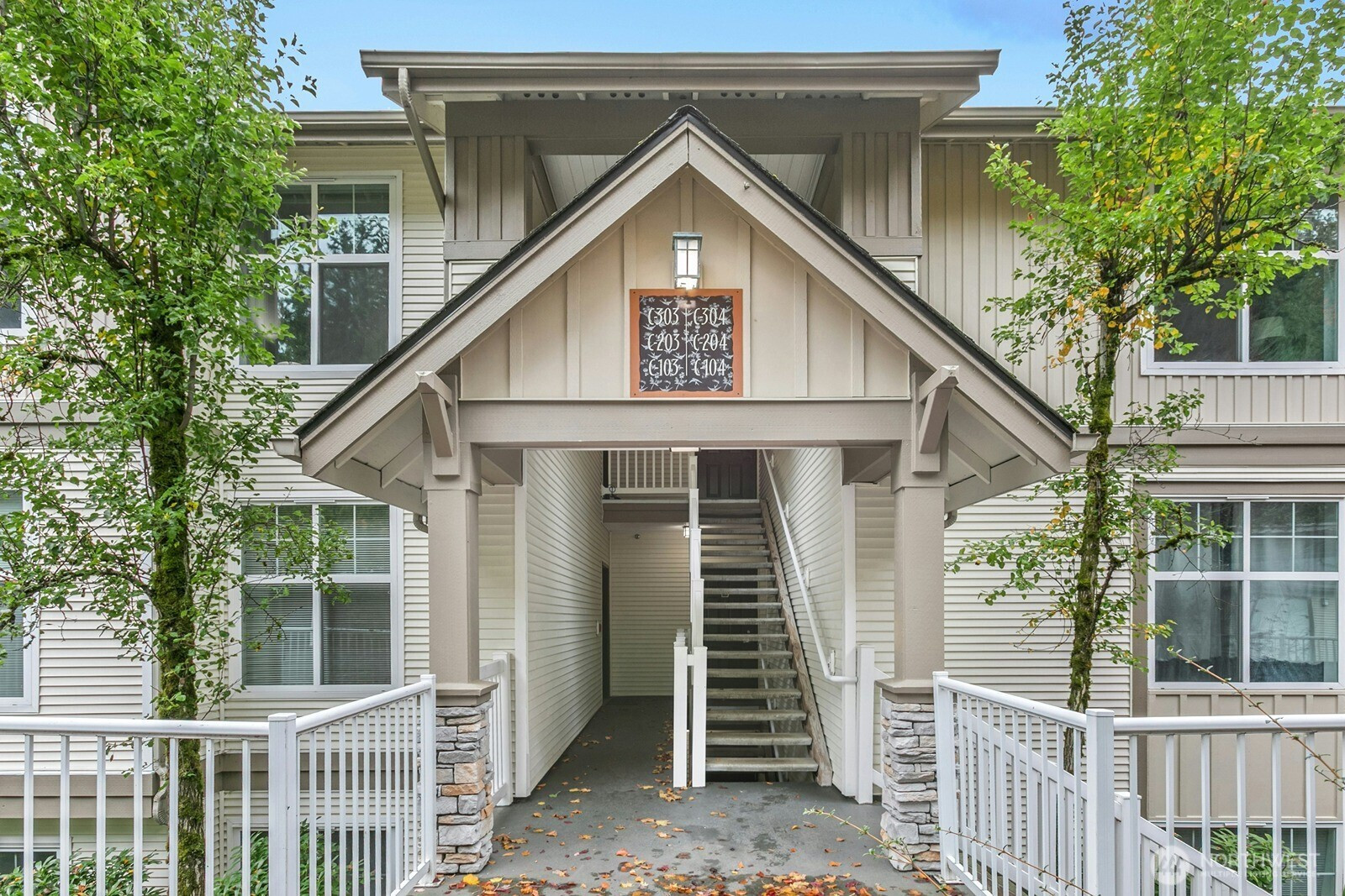 23420 SE Black Nugget Road, Issaquah, WA 98029