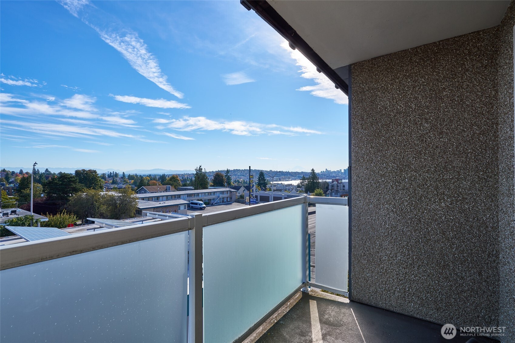 812 N 42nd Street, Seattle, WA 98103