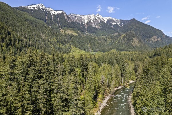 10500 Mt Baker Hwy, Deming, WA 98244