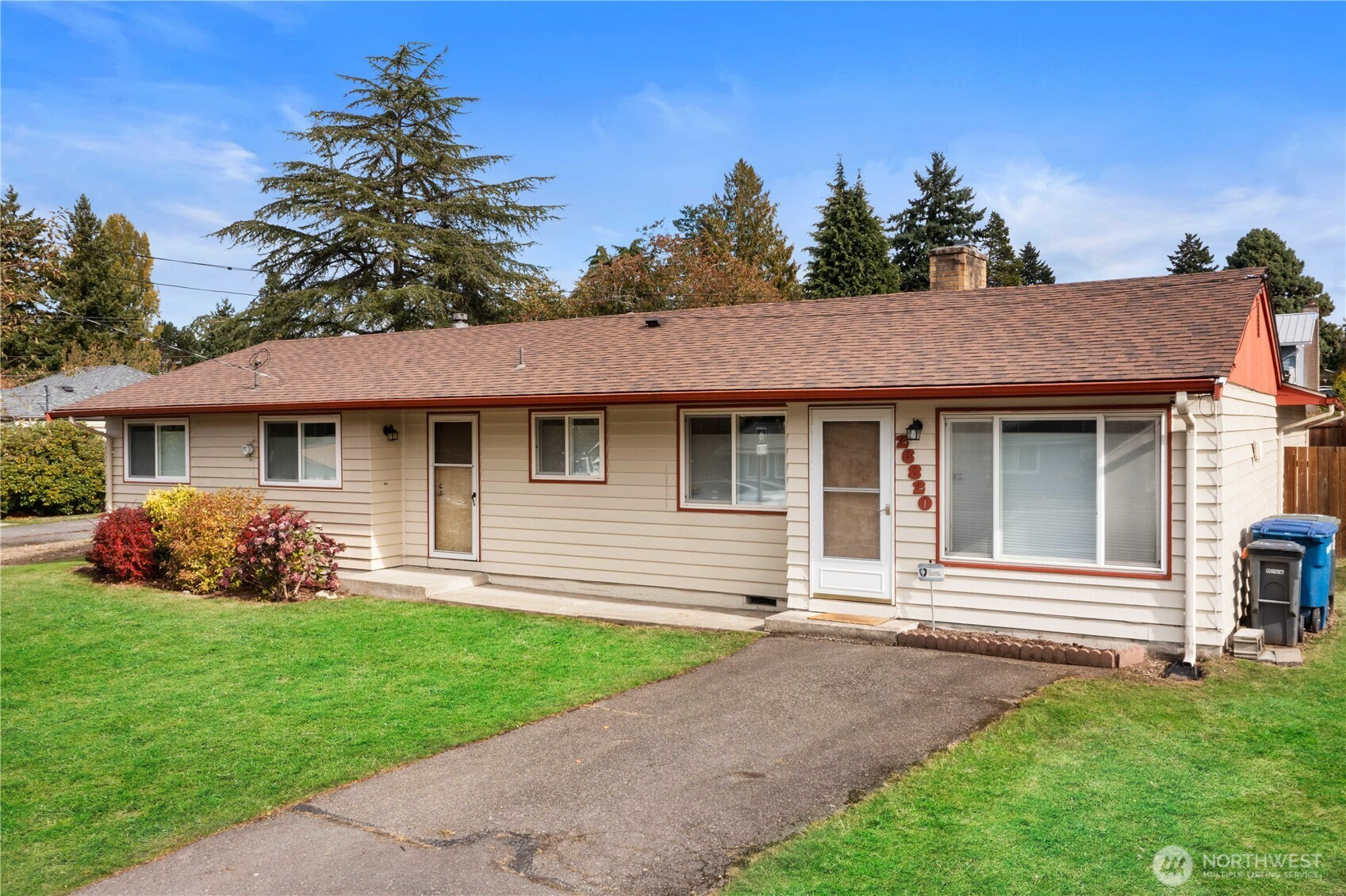 26820 16th Avenue S, Des Moines, WA 98198
