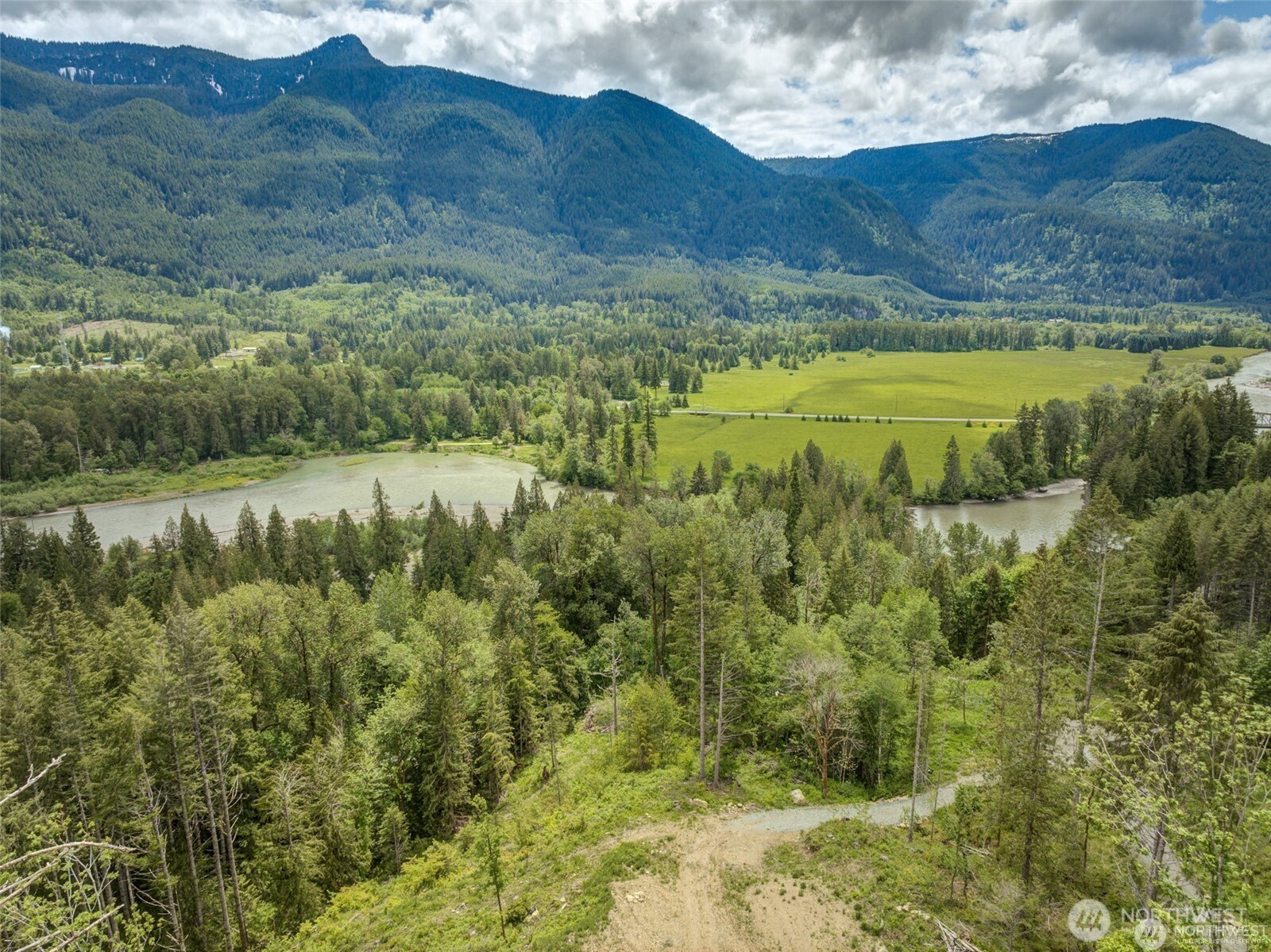 189 Carr Road, White Pass, WA 98937