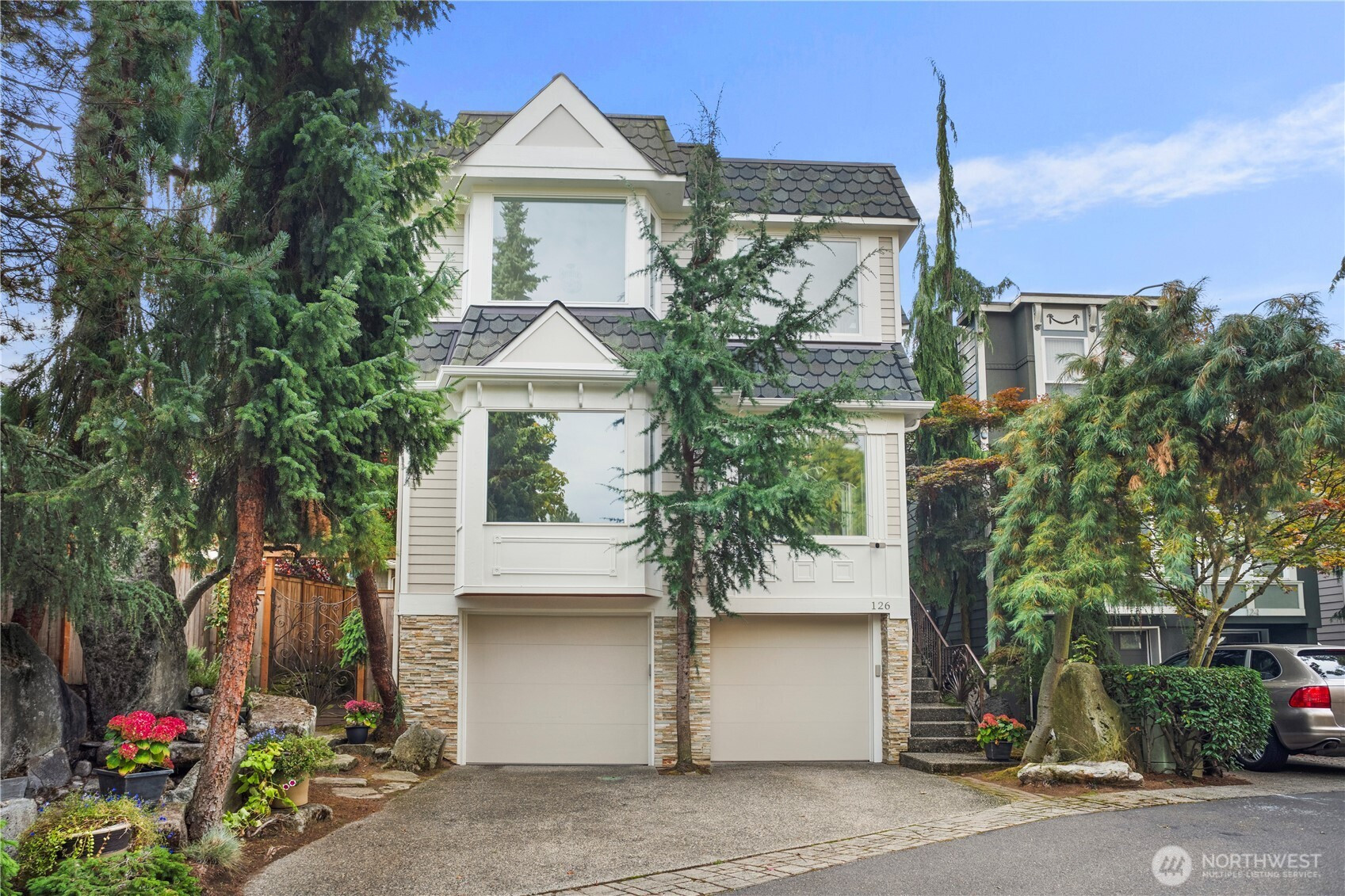 126 6th Court, Kirkland, WA 98033