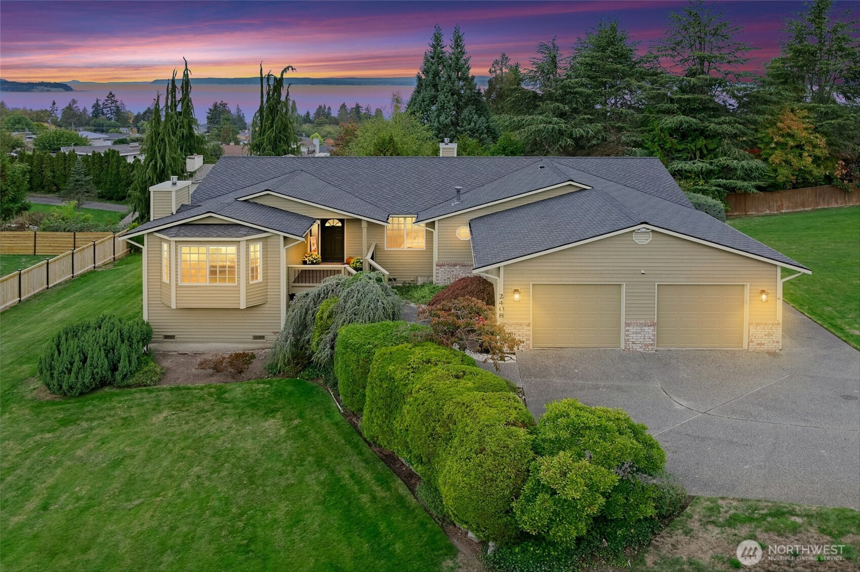2408 Viewcrest Avenue, Everett, WA 98203