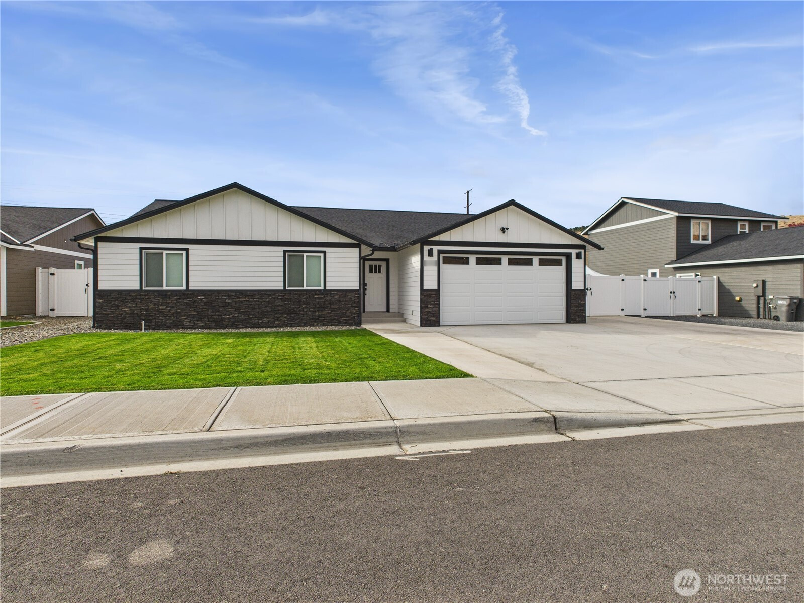 1408 Douglas Avenue, Rock Island, WA 98850