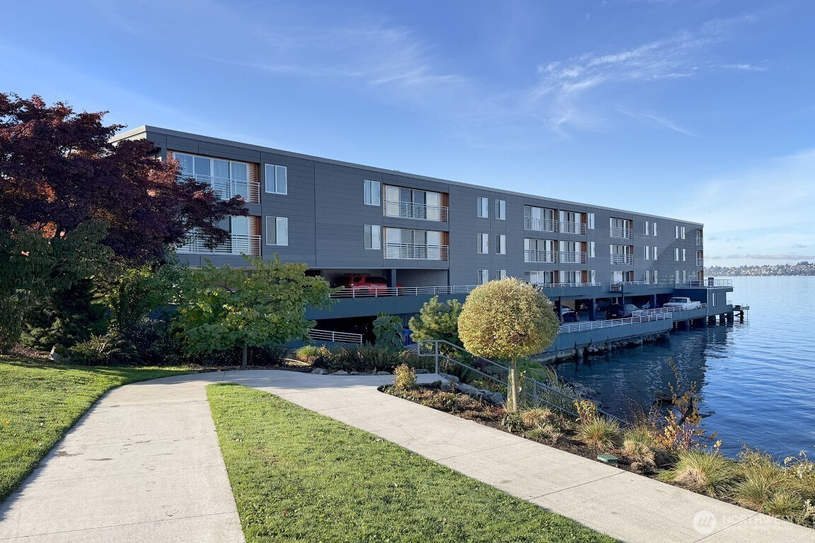 733 Lake Street S, Kirkland, WA 98033