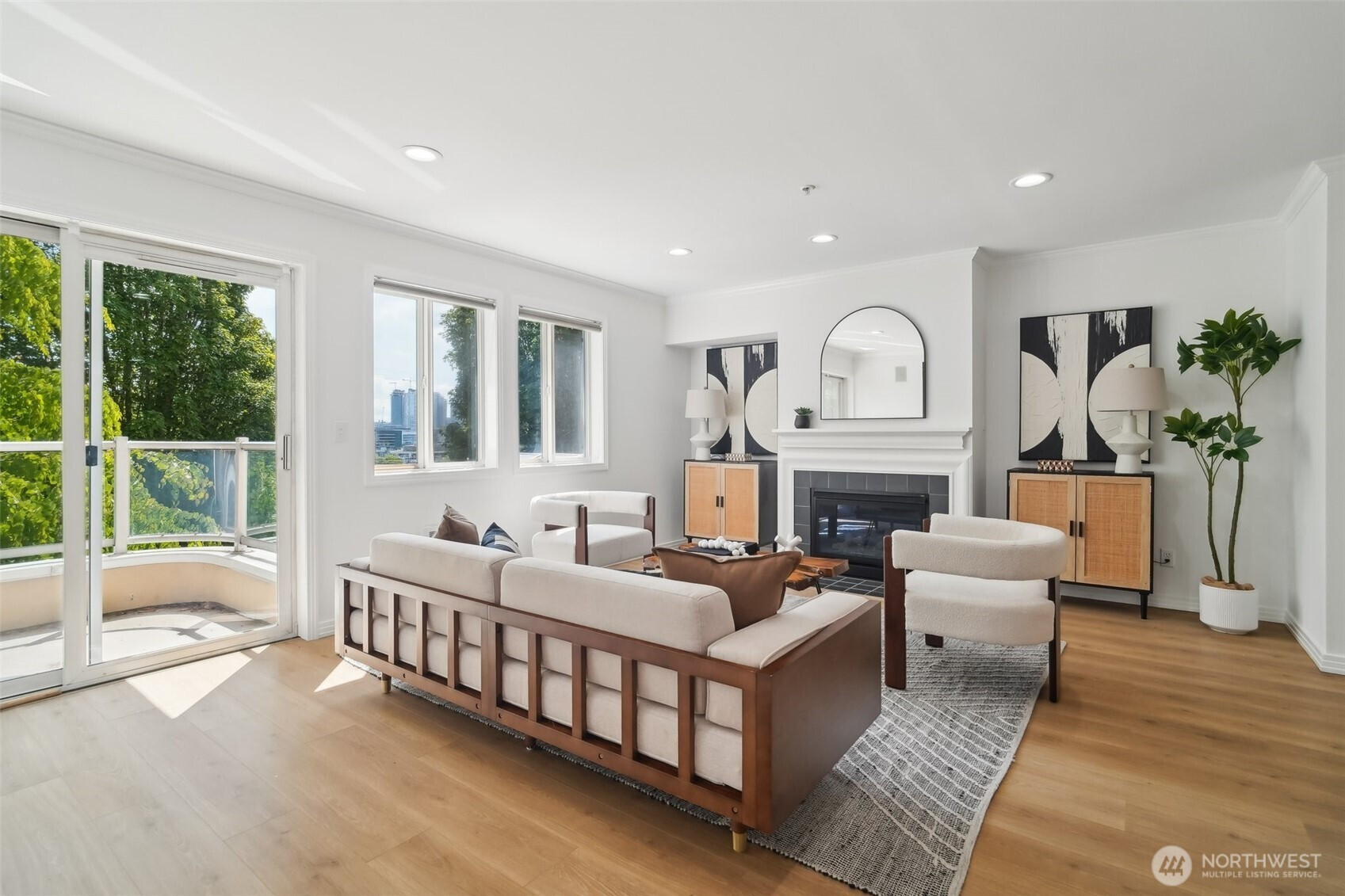 801 2nd Avenue N, Seattle, WA 98109