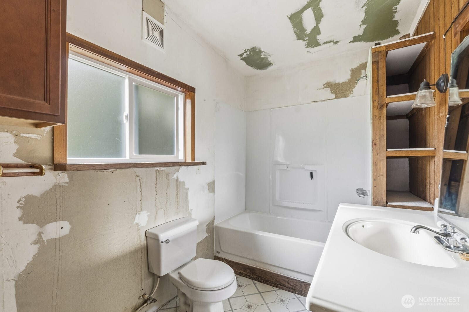 17328 Mulqueen Road SE, Rainier, WA 98576