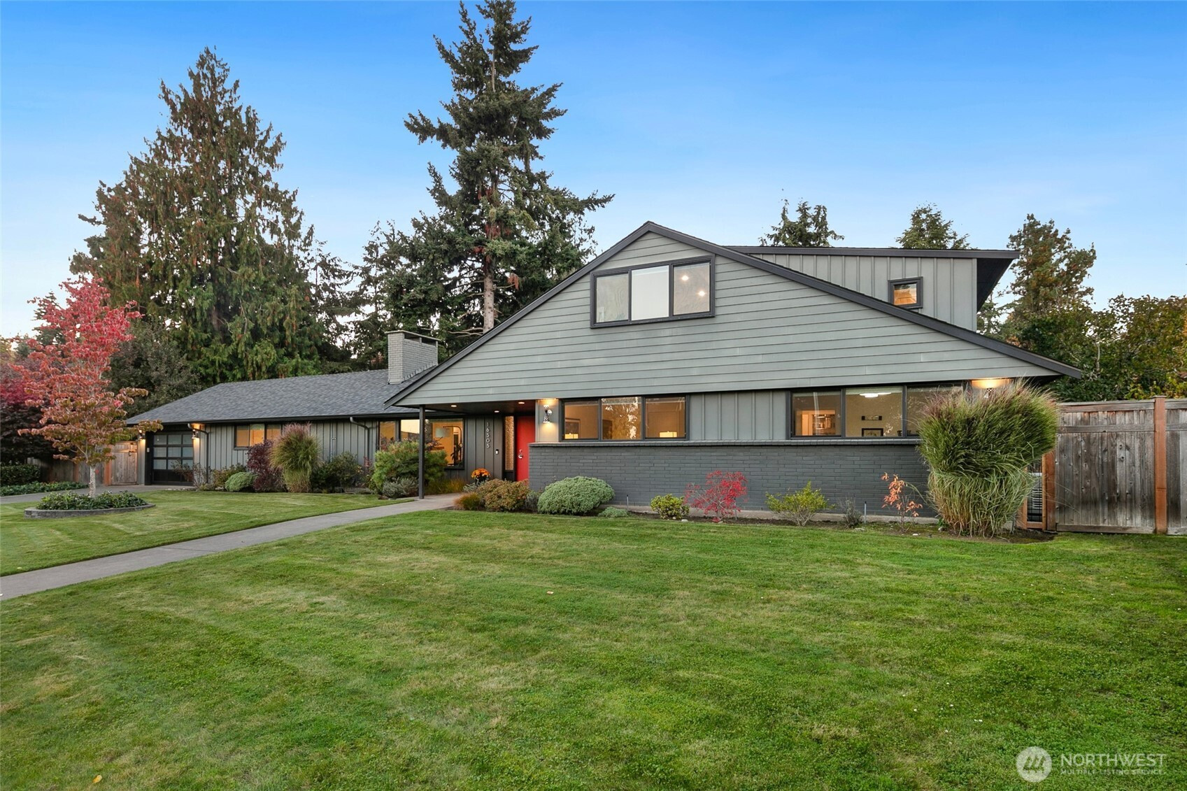 16505 Shore Drive NE, Lake Forest Park, WA 98155