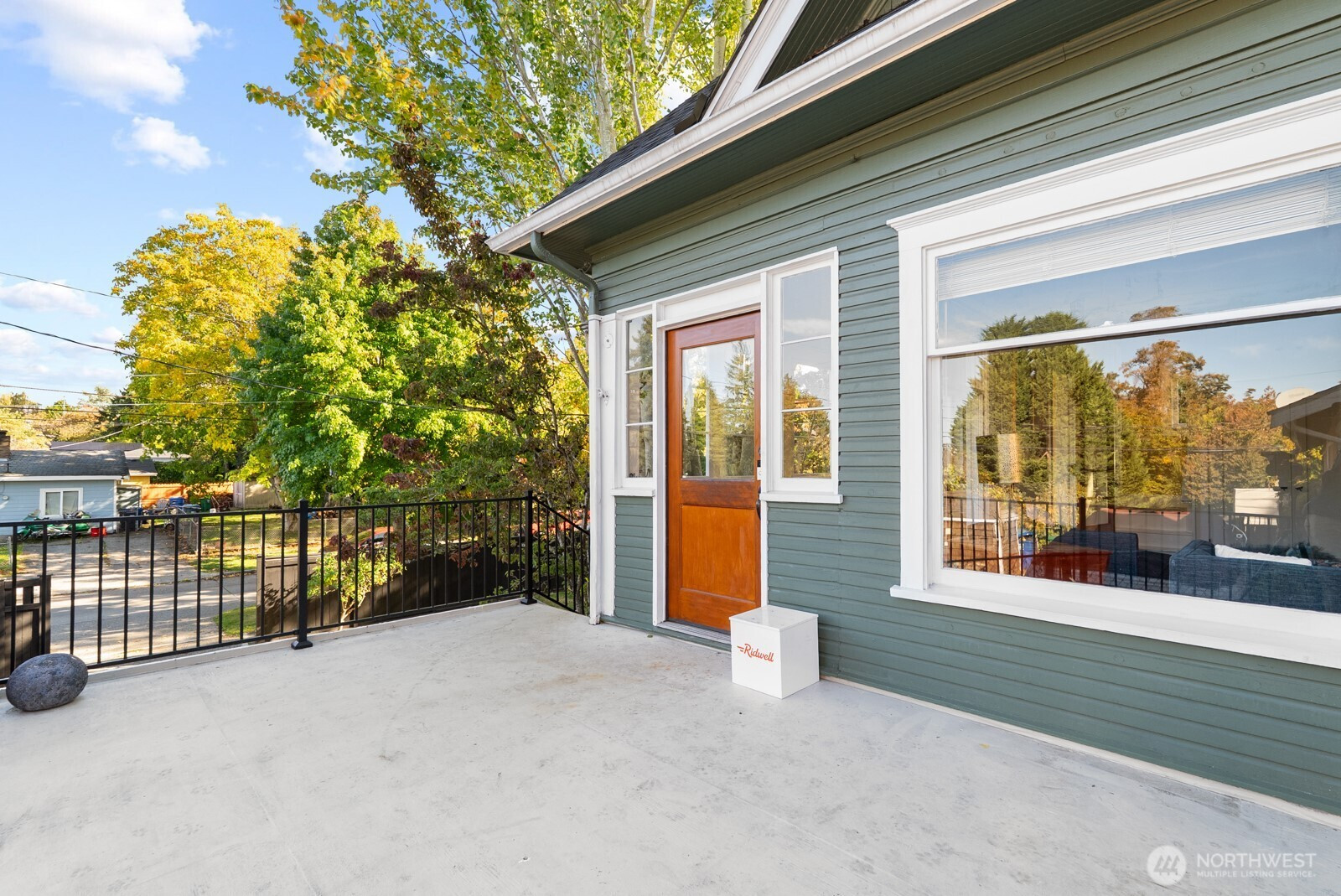 9615 57th Avenue S, Seattle, WA 98118