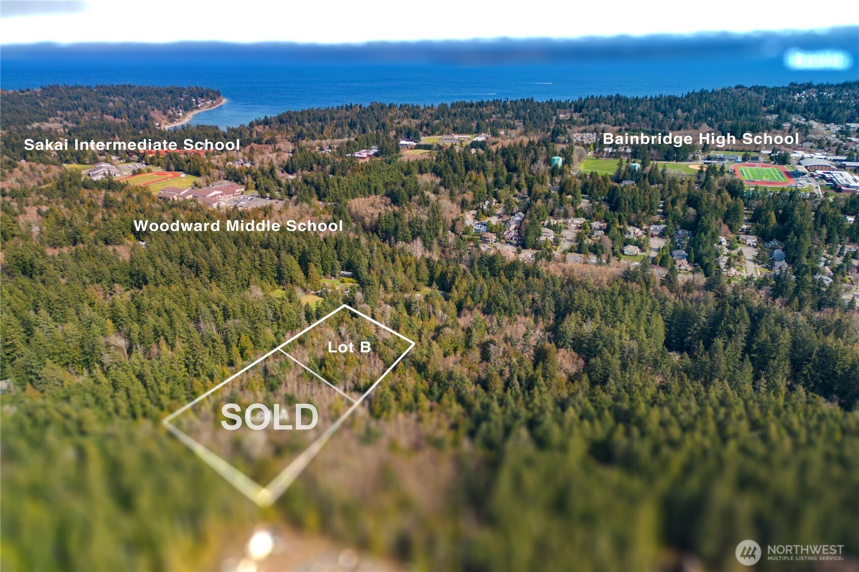8679 NE Fox Den Lane, Bainbridge Island, WA 98110
