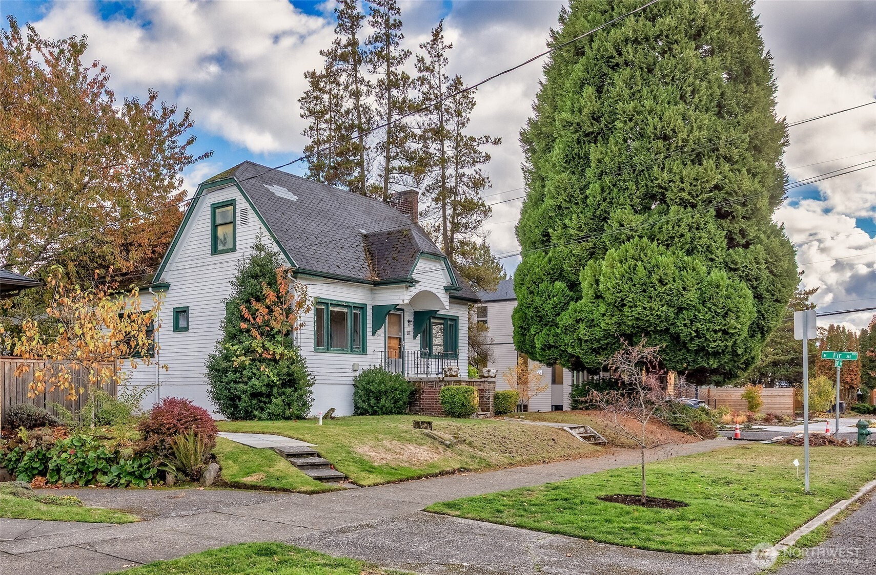 150 24th Avenue, Seattle, WA 98122