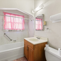 150 24th Avenue, Seattle, WA 98122