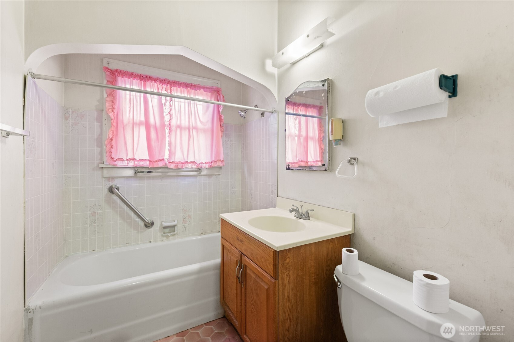 150 24th Avenue, Seattle, WA 98122