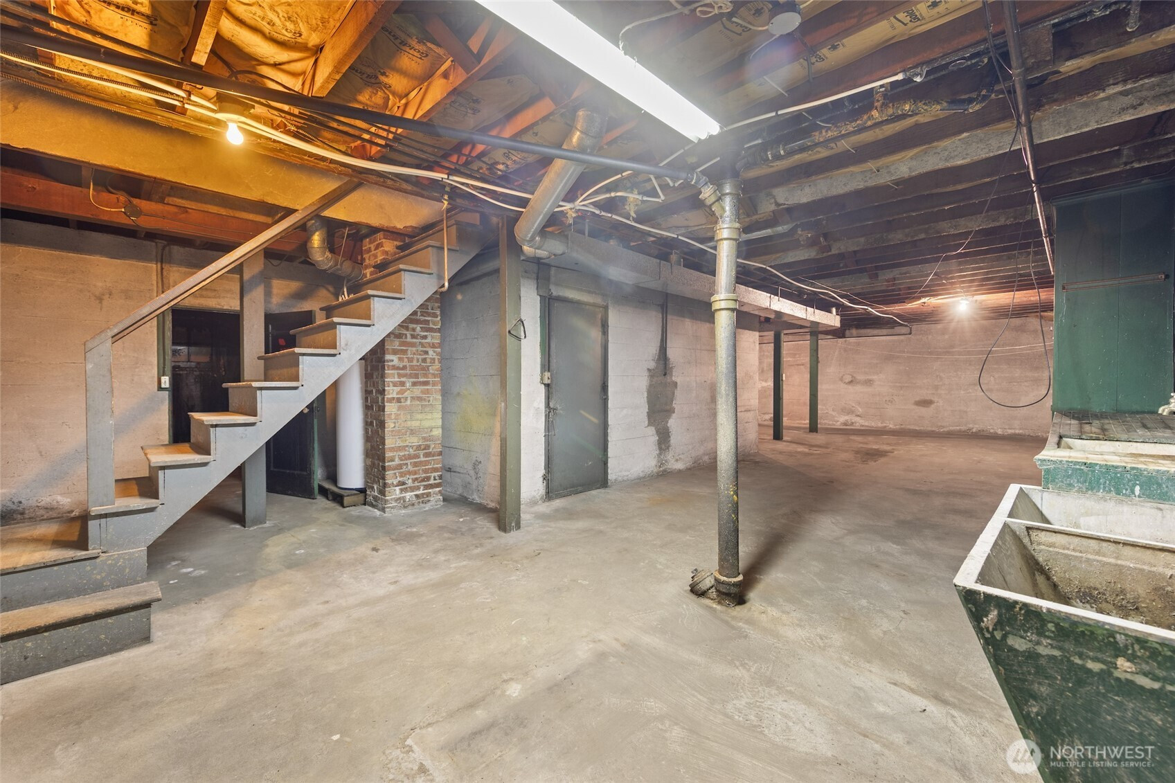 150 24th Avenue, Seattle, WA 98122