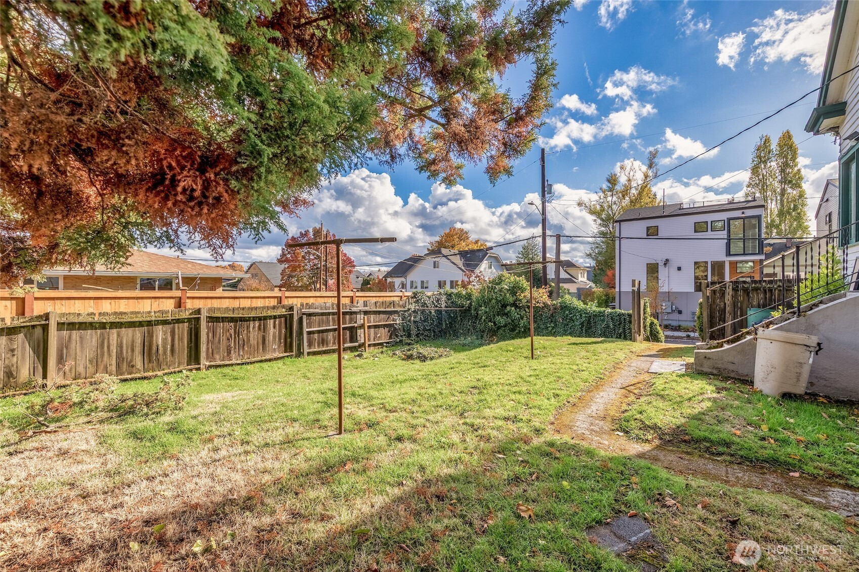 150 24th Avenue, Seattle, WA 98122