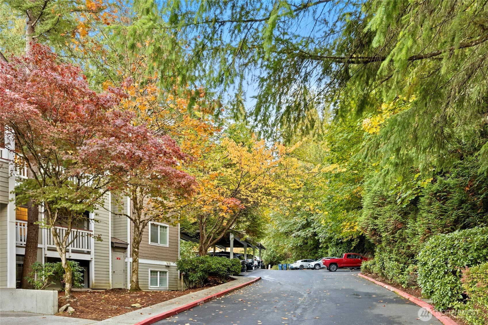 18501 SE Newport Way, Issaquah, WA 98027