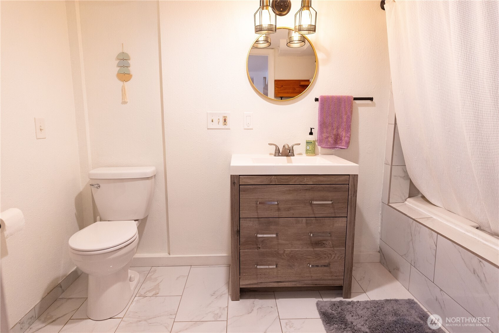 450 NE Alder Street, Issaquah, WA 98027