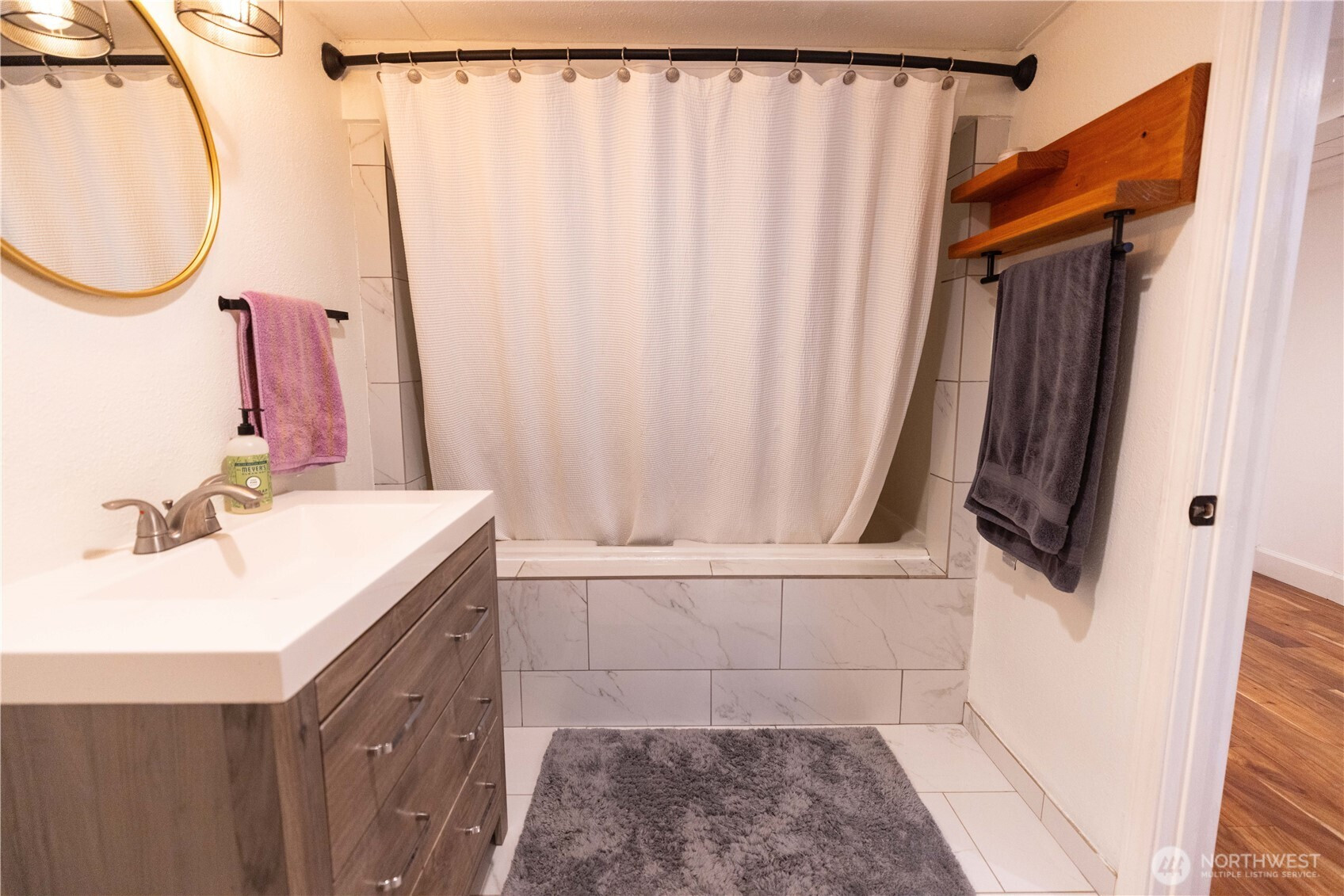 450 NE Alder Street, Issaquah, WA 98027