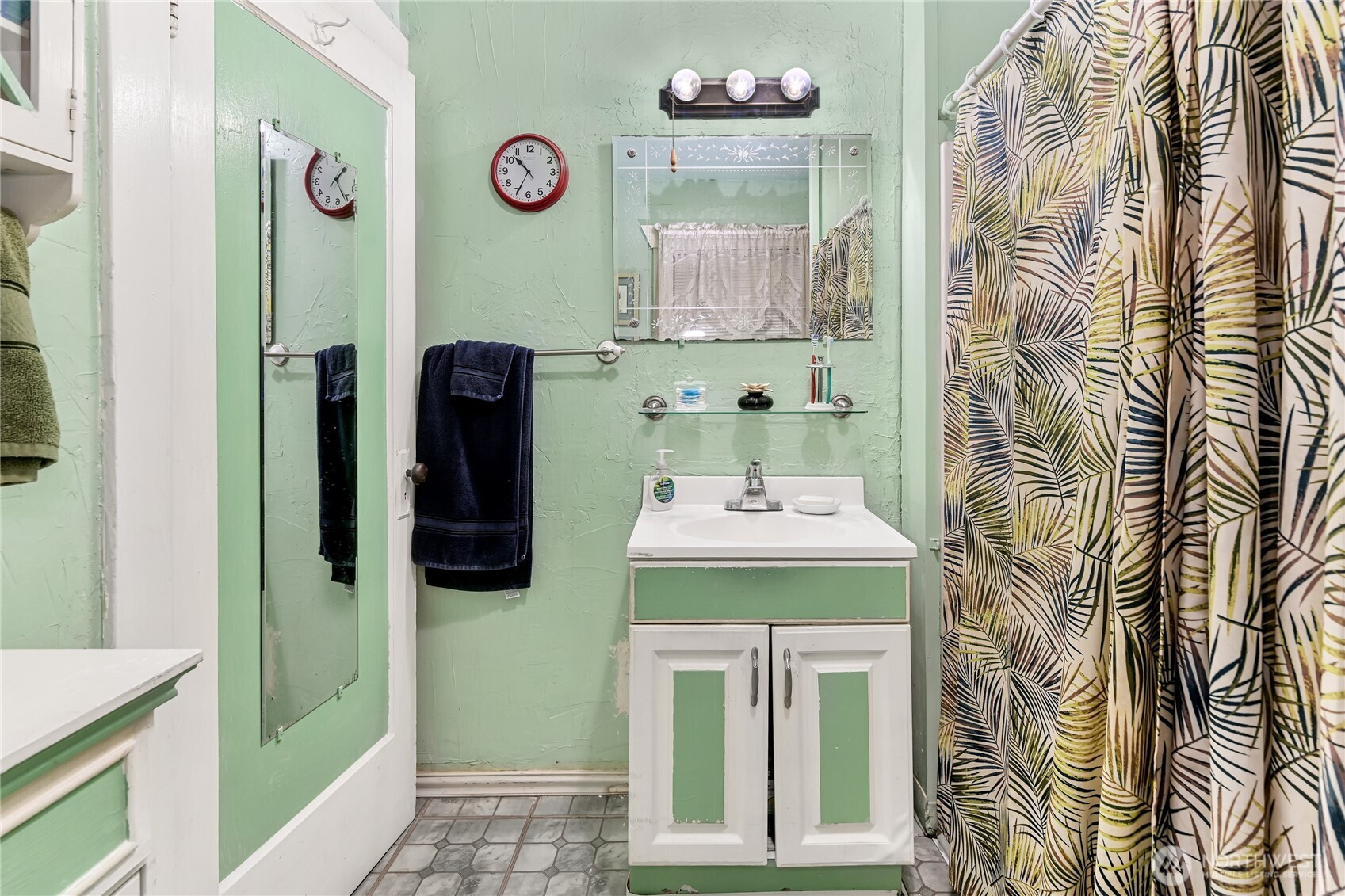 5005 S Pine Street, Tacoma, WA 98409