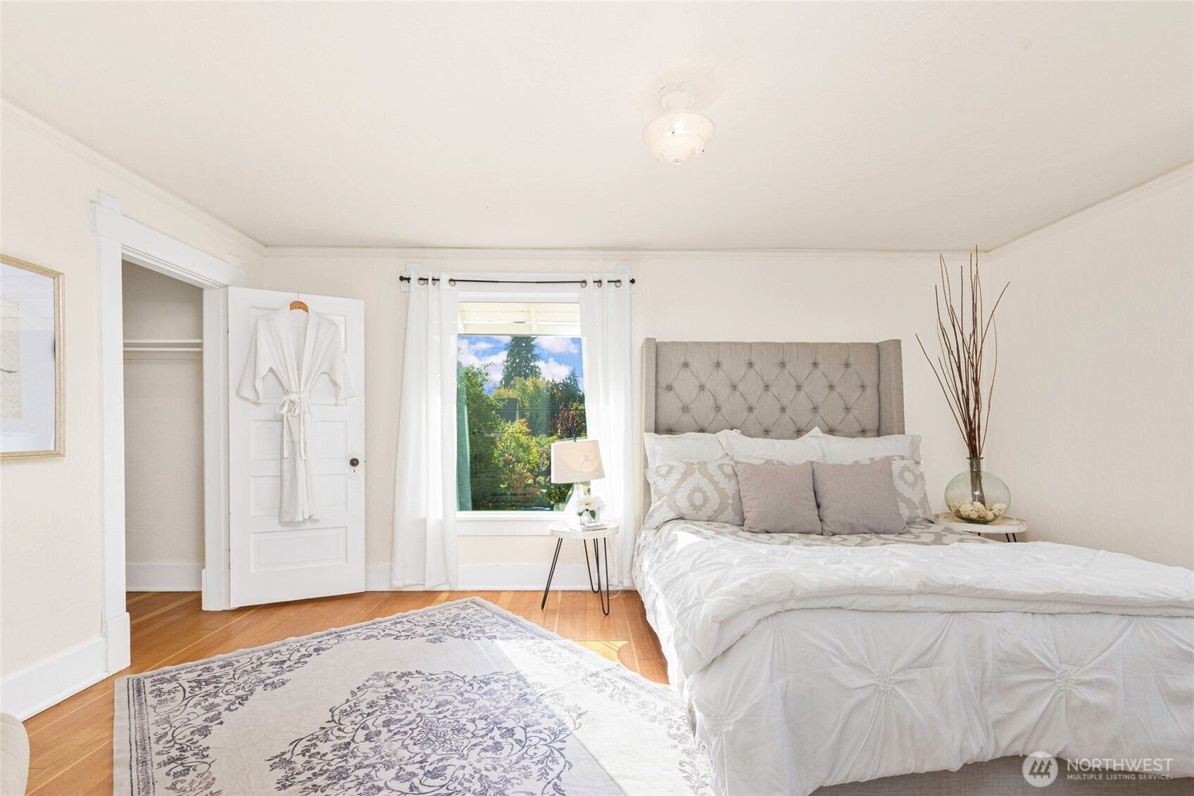 1404 10th Avenue SE, Olympia, WA 98501