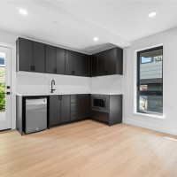 218 21st Avenue E, Seattle, WA 98112