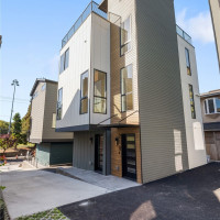 218 21st Avenue E, Seattle, WA 98112