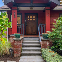 942 25th Avenue, Seattle, WA 98122